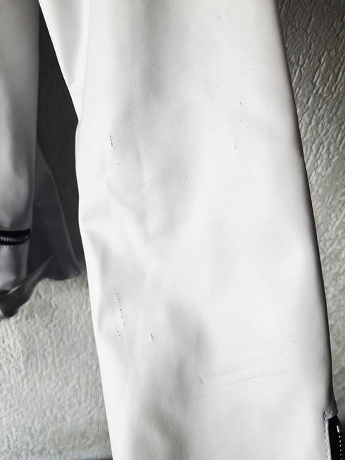 Chamarra Punk Blanca con Estoperoles